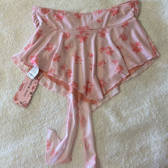 SHEIN crop top - Picture 2 of 2